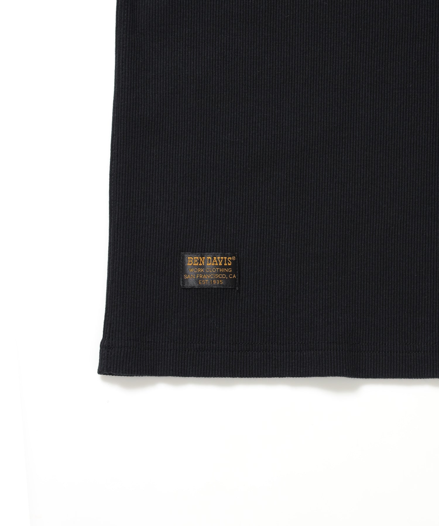 LETTERED RIB TEE / Tシャツ 半袖 クルーネック 刺繍 ワッペン ワンポイント ユニセックス ピス ブラック