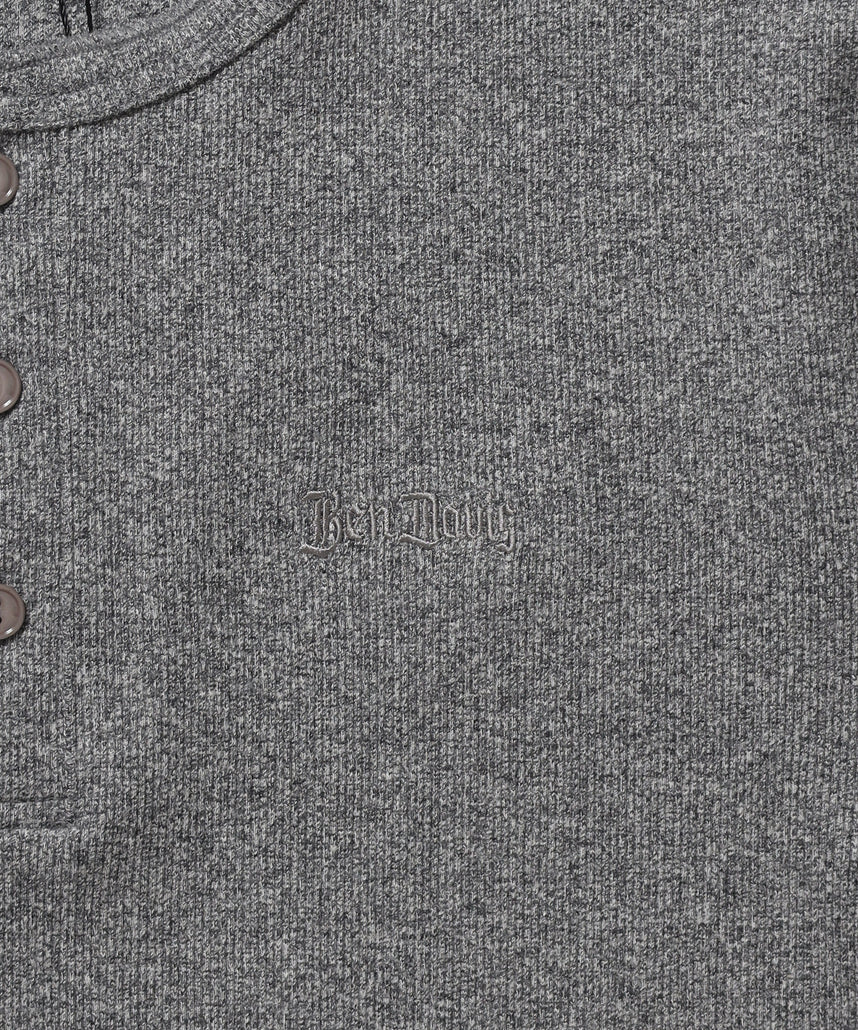 RIB HENLEY TEE / Tシャツ 半袖 ヘンリーネック 刺繍 ワンポイント ユニセックス ピス グレー