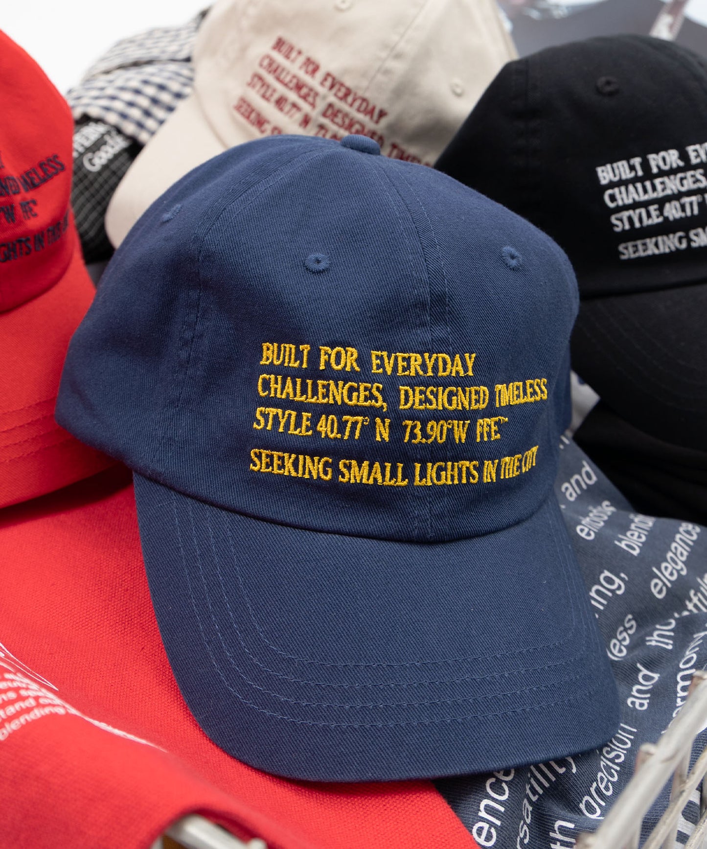 英字メッセージ刺繍キャップ / 深めキャップ  ネイビー