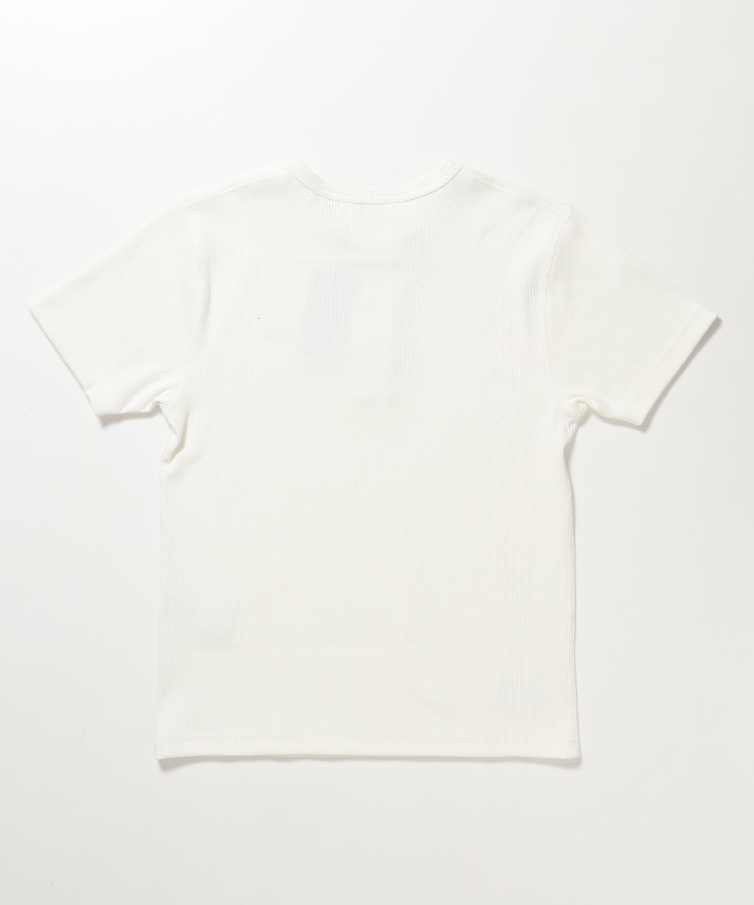 RIB HENLEY TEE / Tシャツ 半袖 ヘンリーネック 刺繍 ワンポイント ユニセックス ピス ホワイト