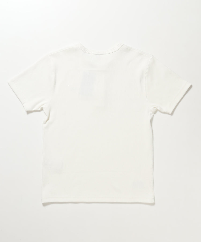 RIB HENLEY TEE / Tシャツ 半袖 ヘンリーネック 刺繍 ワンポイント ユニセックス ピス ホワイト