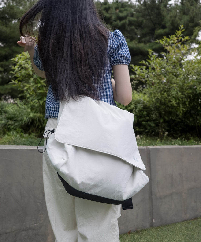 テックショルダーバッグ / TECH SHOULDER BAG グレー
