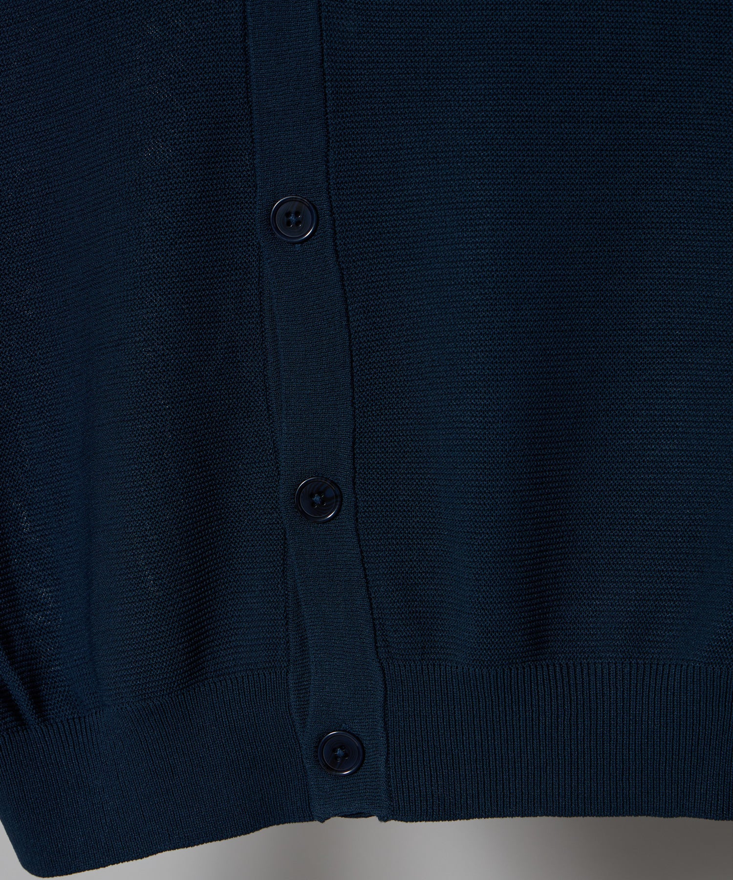 【FFEIN(フェイン)】1PT EMB SUMMER KNIT CARDIGAN / ワンポイント 刺繍 パール編み サマーニットカーディガン ネイビー