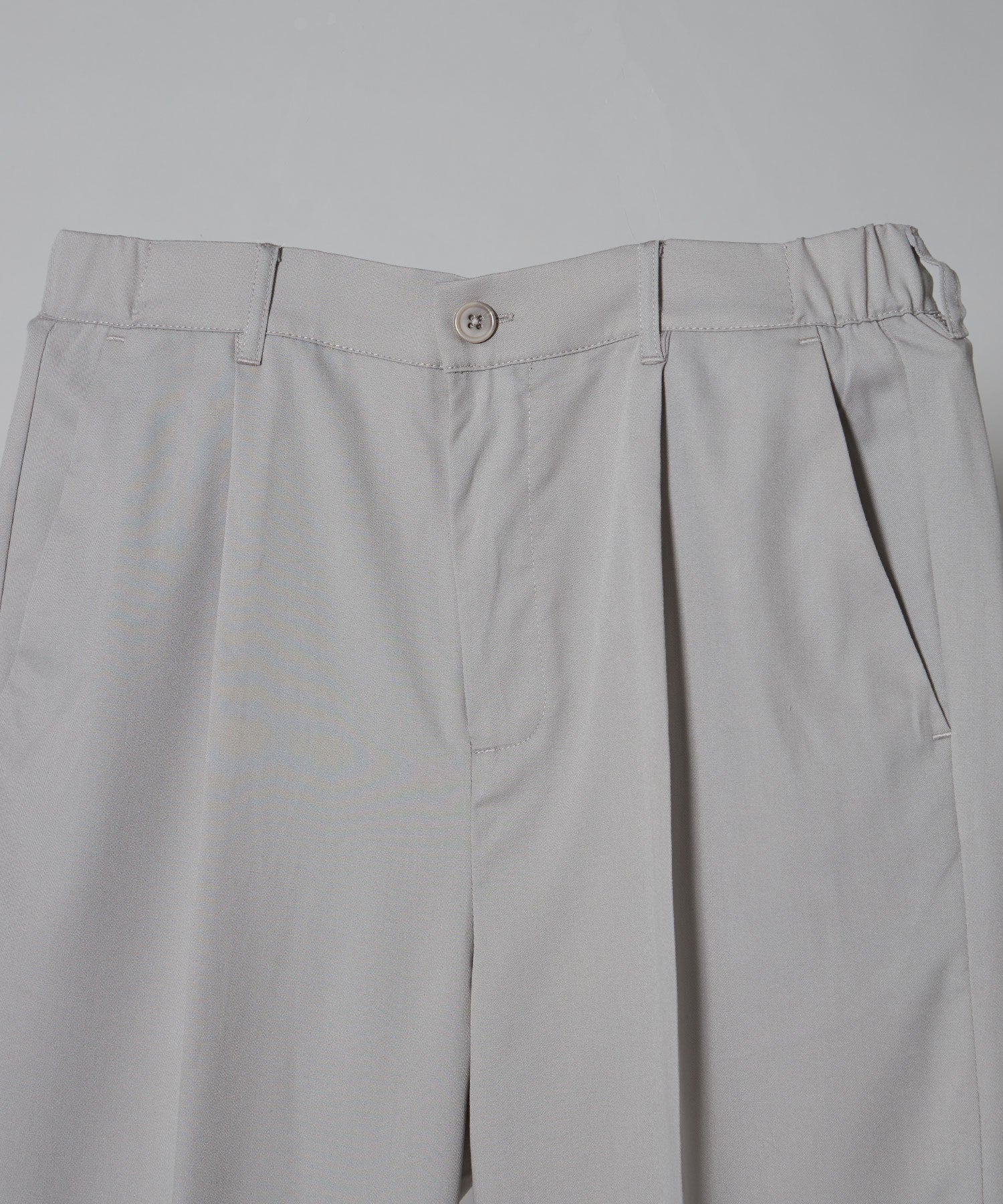 【FFEIN(フェイン)】TR SIDE GATHER ANKLE PANTS / TR サイドギャザー アンクルスラックス ライトグレー