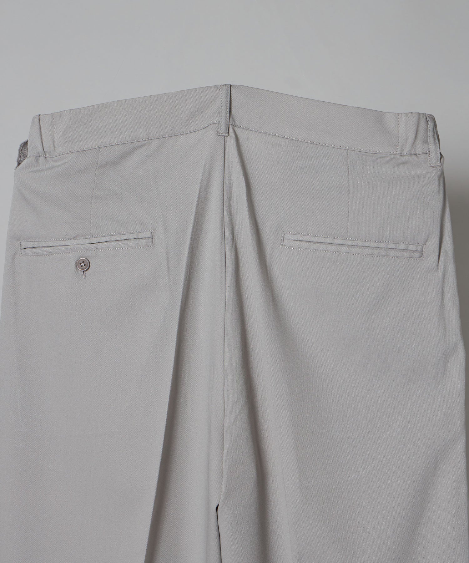 【FFEIN(フェイン)】TR SIDE GATHER ANKLE PANTS / TR サイドギャザー アンクルスラックス ライトグレー
