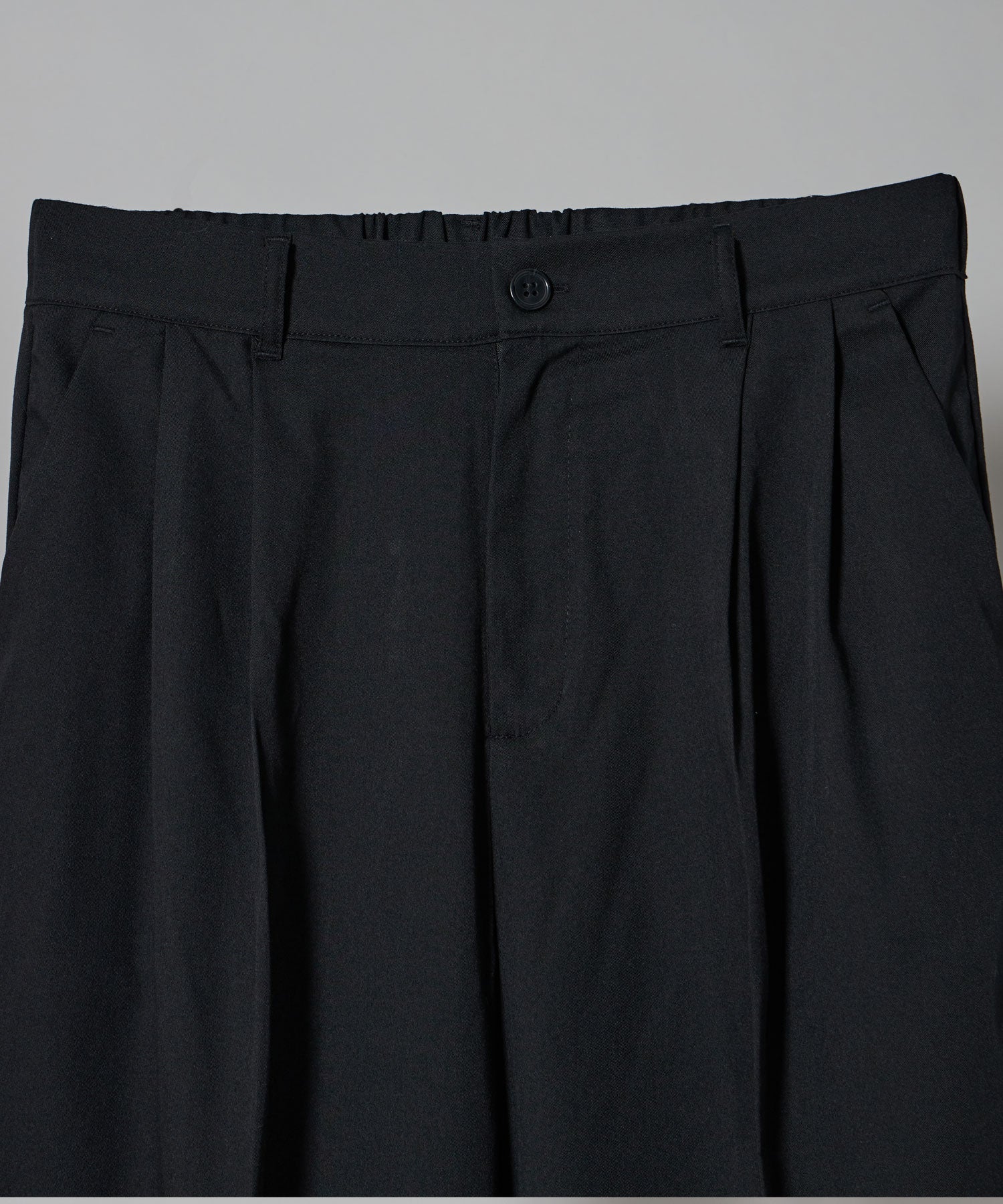 TR LOOSE DESIGN PANTS / TR 2タック ルーズデザイン スラックス ブラック