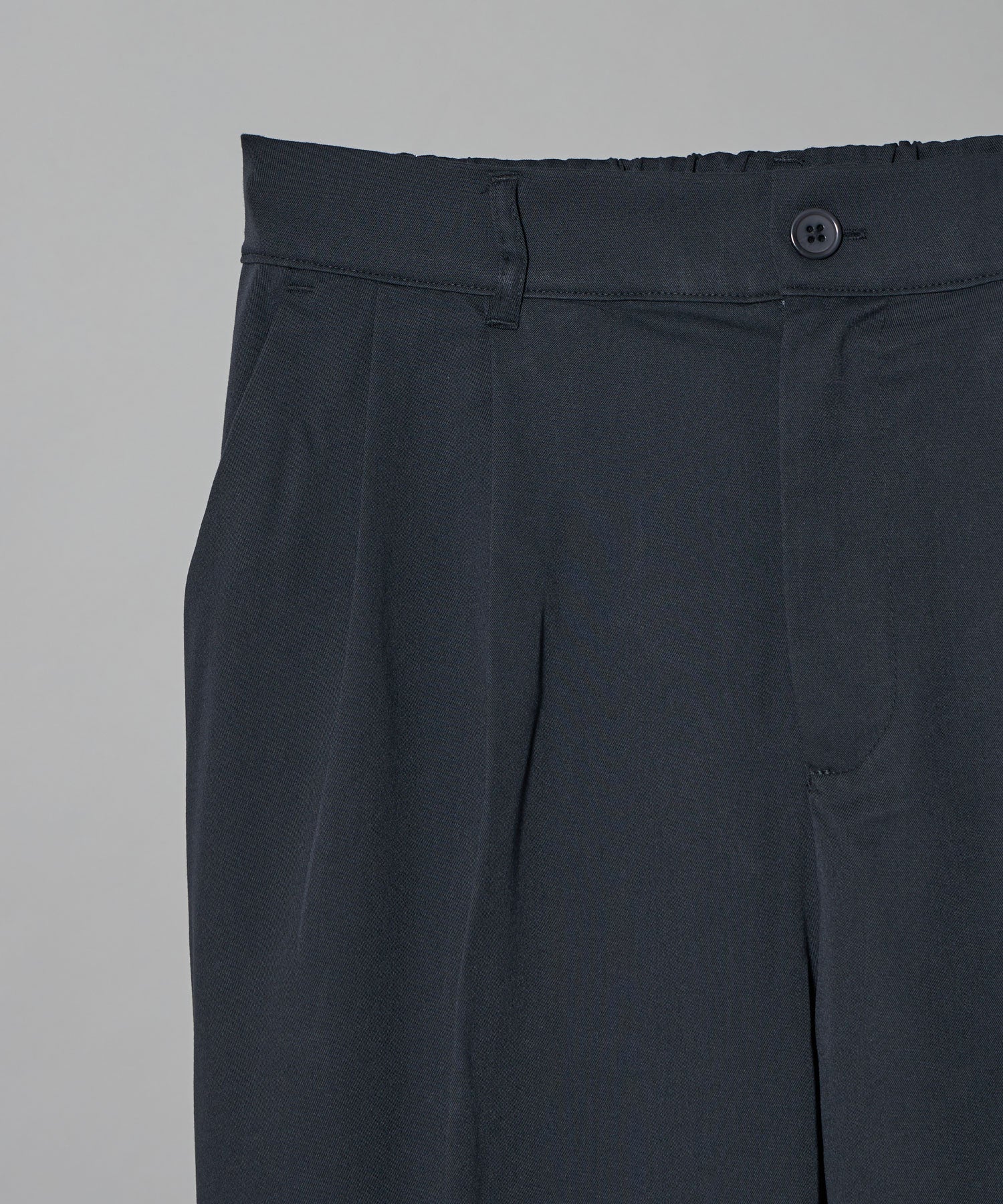 TR LOOSE DESIGN PANTS / TR 2タック ルーズデザイン スラックス チャコール