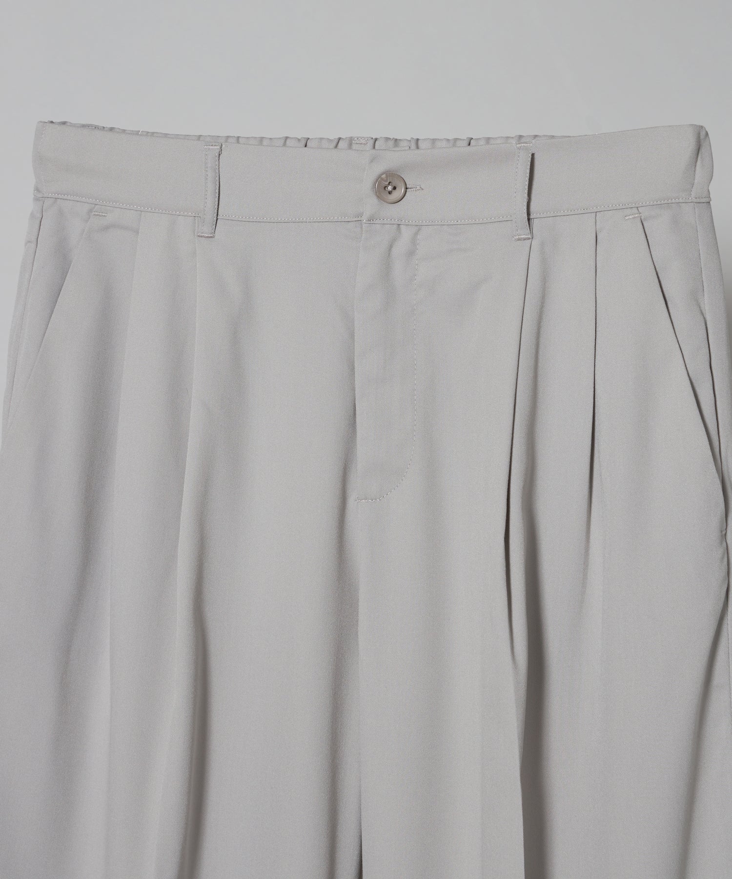 TR LOOSE DESIGN PANTS / TR 2タック ルーズデザイン スラックス ライトグレー
