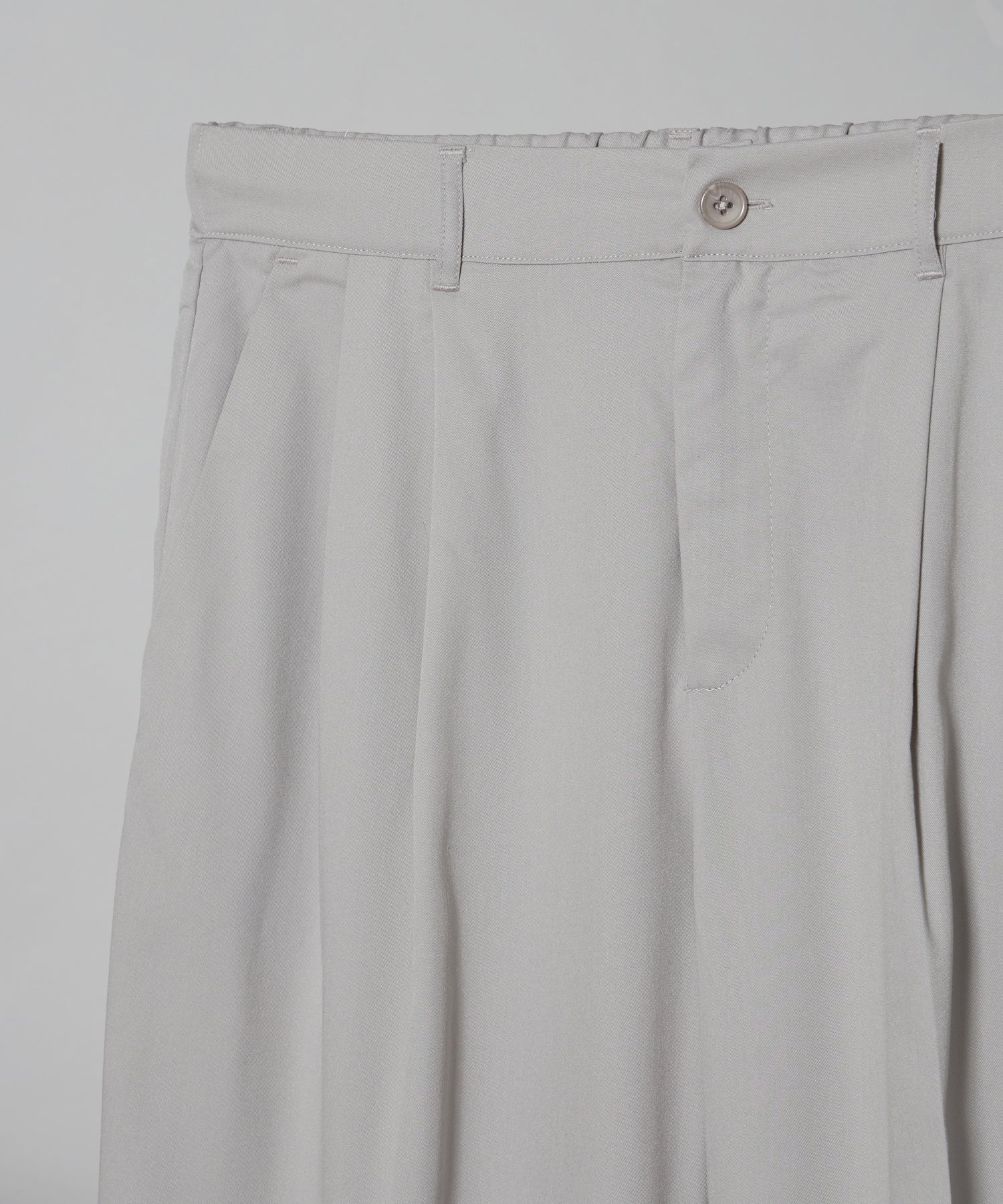 TR LOOSE DESIGN PANTS / TR 2タック ルーズデザイン スラックス ライトグレー
