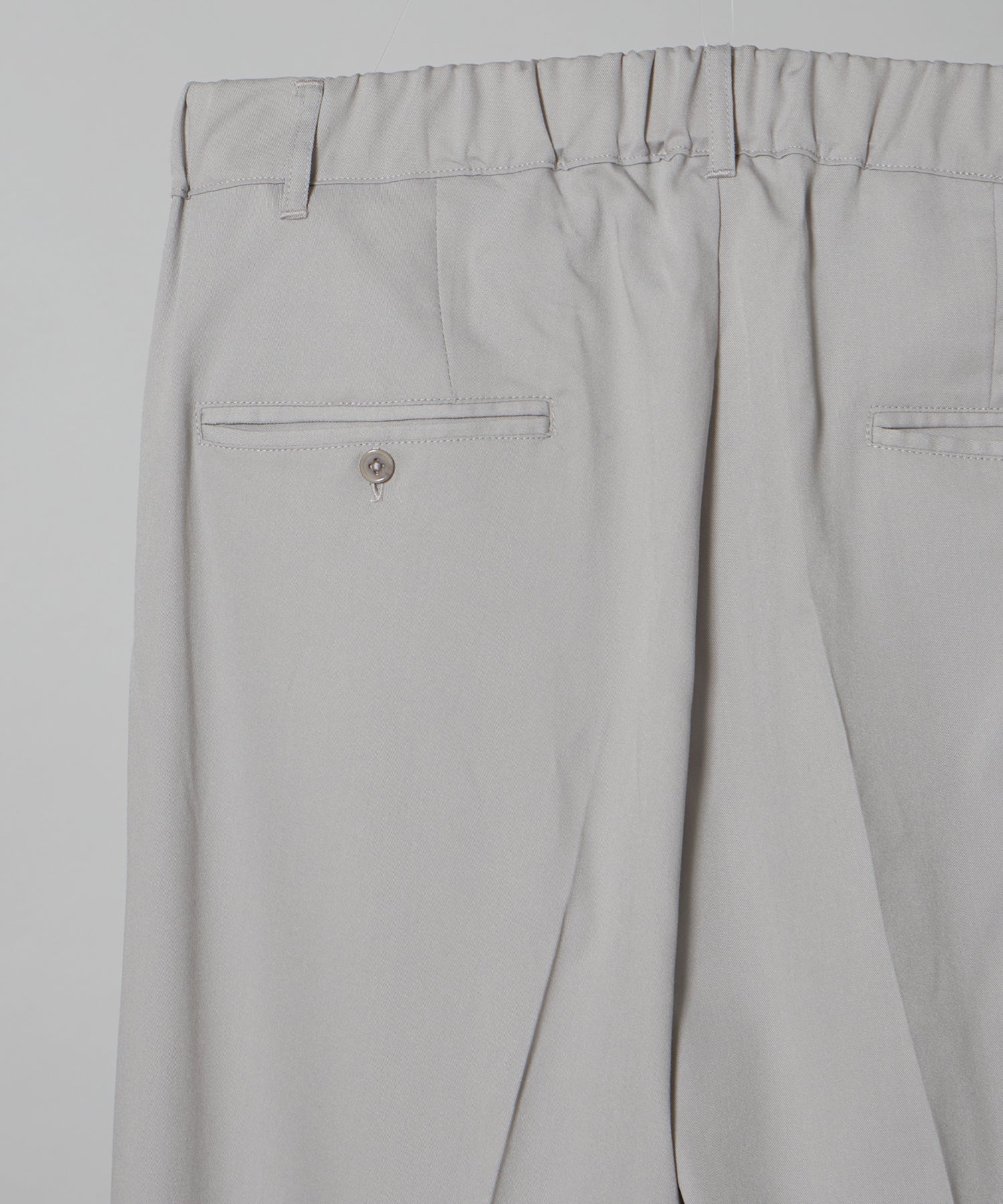 TR LOOSE DESIGN PANTS / TR 2タック ルーズデザイン スラックス ライトグレー