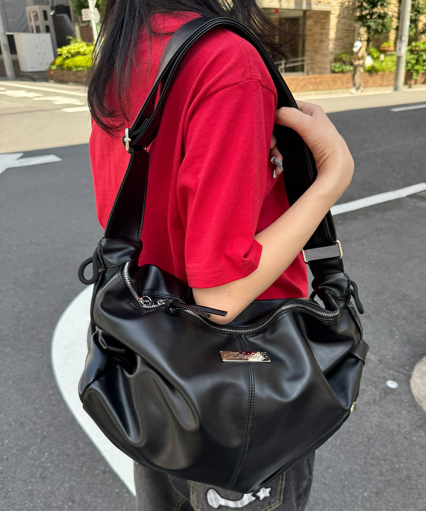 ※WEB限定 / フェイクレザー フェイクスエード メタルプレート 雑貨 バック / シャーリングショルダーバック / sqnz shirring bag ブラック