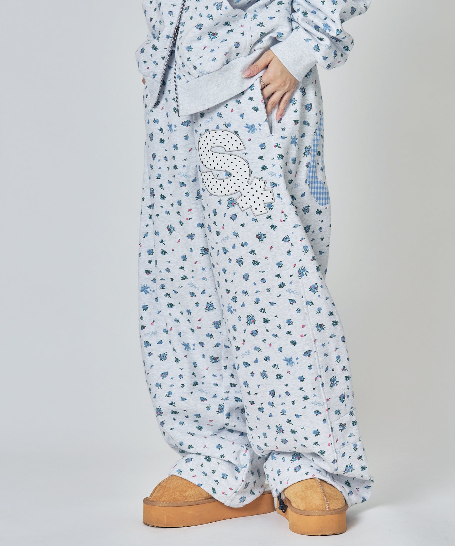 モデル：H157 Size:S　柄82