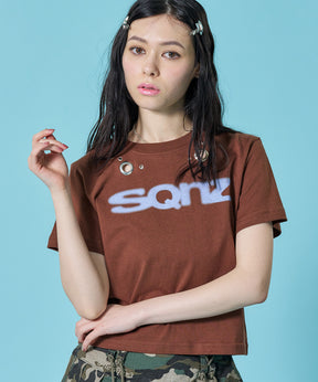 ※WEB限定 / ぼかしロゴ半袖ピチT / sqnz eyelet babe tee ブラウン