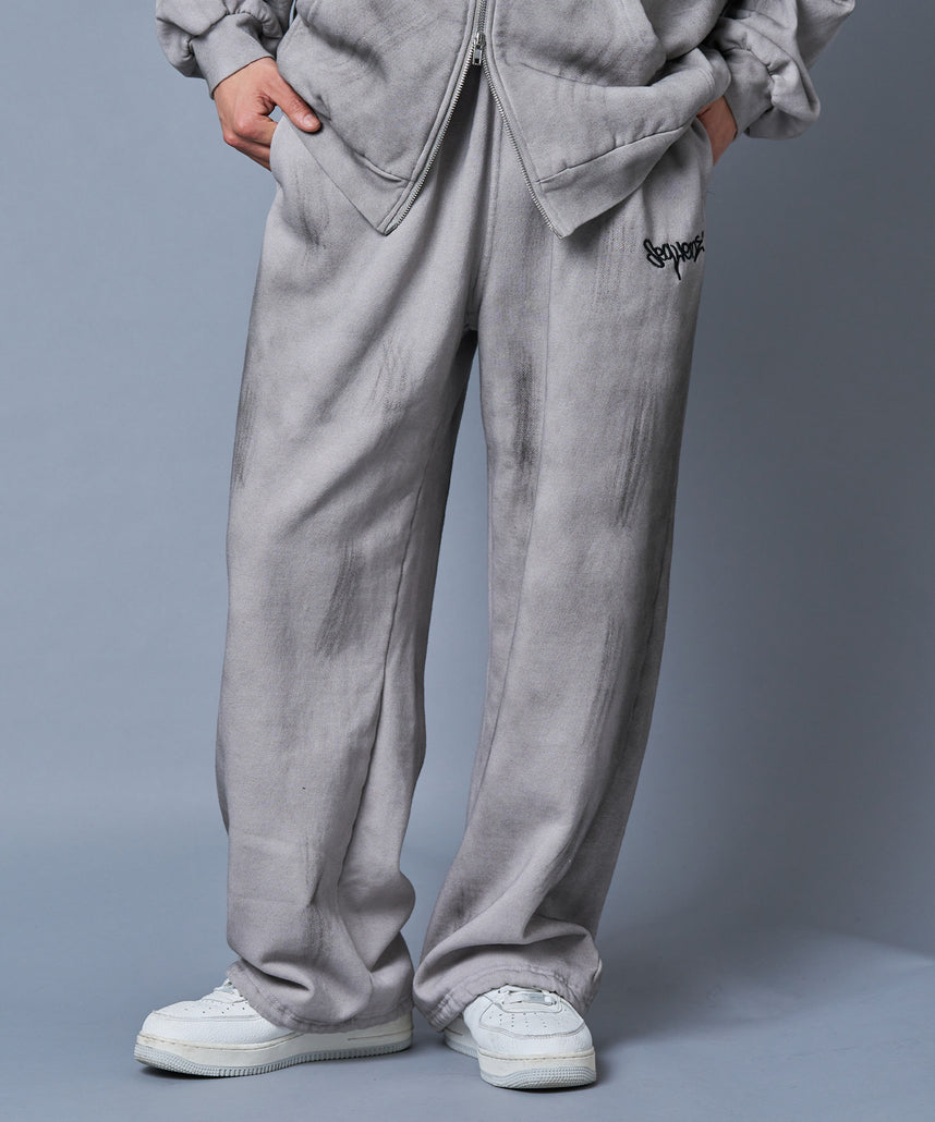 グレー スウェットパンツ 赤いパッチ 金色ロゴ フェード加工スウェットパンツ / LOGO APPLIQUE SWEAT PANTS ライト