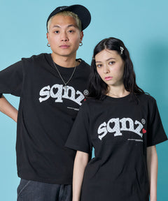 sqnz（エスキュンズ）】sqnz heart dot logo pt tee / ユニセックス T