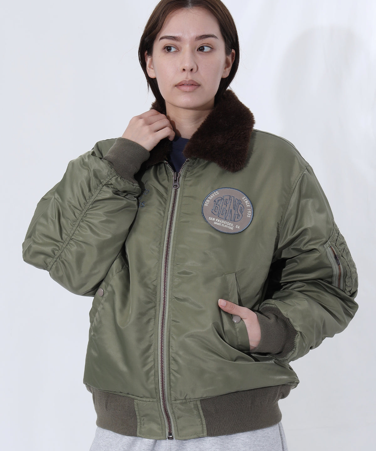 モデル：H174 Size:L カーキ