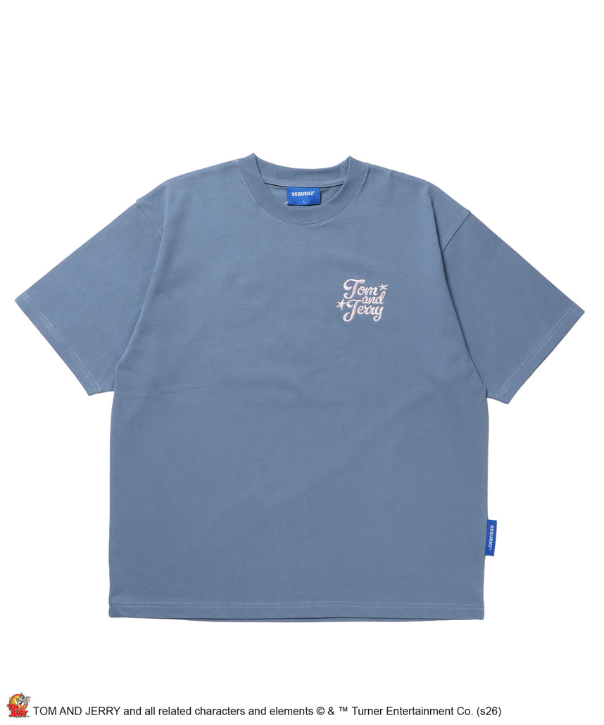 TJ SWIMMING EMB. TEE / トムとジェリー 半袖 クルーネック 刺繍 ワンポイント ユニセックス オーバーサイズ レイヤード サックスブルー