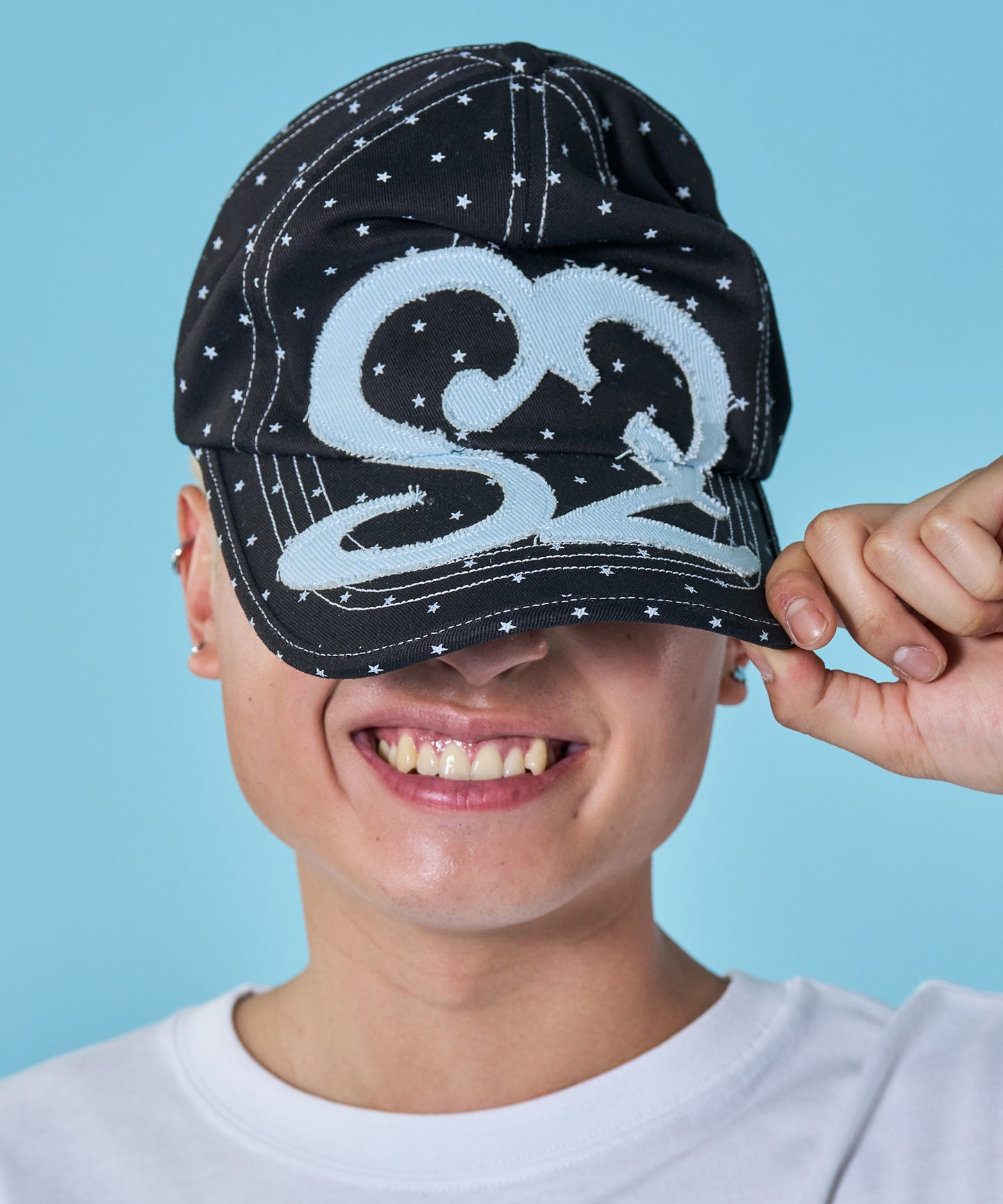 ※WEB限定 / ワッペン / またぎデザインキャップ /sqnz logo applique stitch cap 柄81