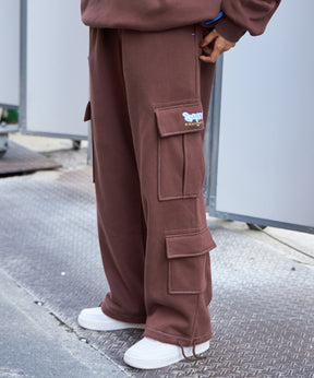 90s UTILITY CARGO SWEAT PANTS / ロゴ 刺繍 カーゴ ポケット スウェット パンツ ドローコード ワイドシルエット セットアップ ダークブラウン