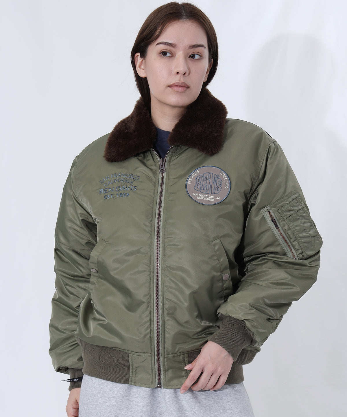 モデル：H174 Size:L カーキ