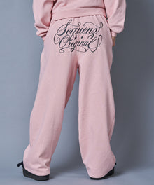 SQNZ GLITTER SWEAT PANTS / グリッター ラインストーン スウェットパンツ ドローコード 裏起毛 【セットアップ着用可】 ライトピンク