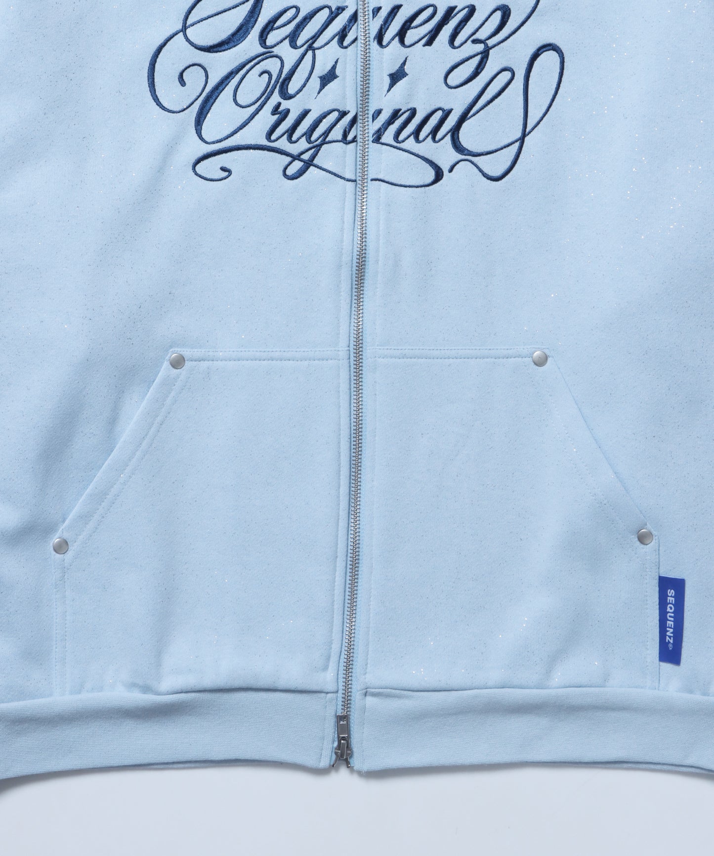 SQNZ LOGO GLITTER ZIP P/K / グリッター ジップパーカー ラメプリント ダブルジップ 裏起毛 【セットアップ着用可】 スカイブルー