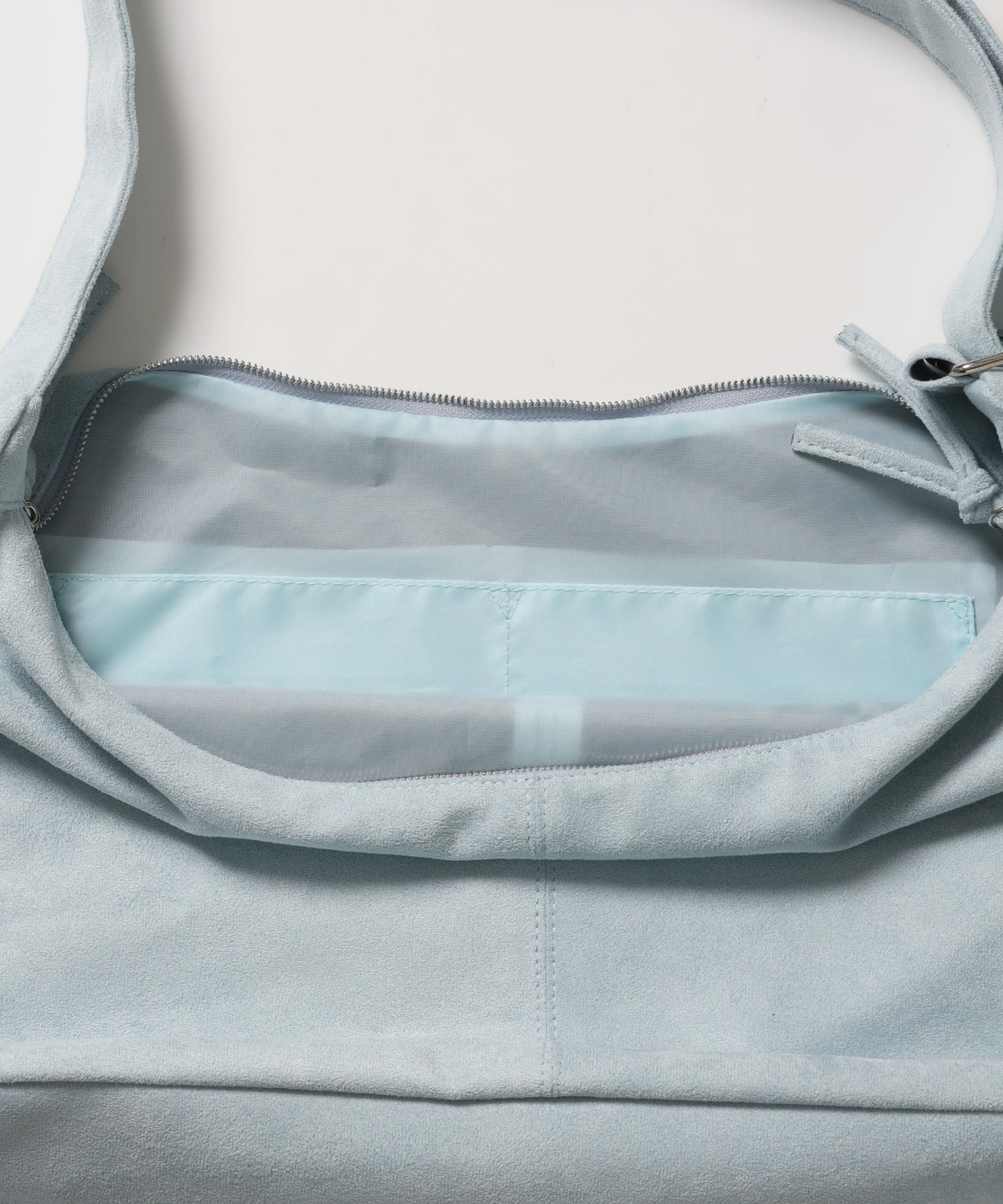 ※WEB限定 / フェイクレザー フェイクスエード メタルプレート 雑貨 バック / シャーリングショルダーバック / sqnz shirring bagライトブルー