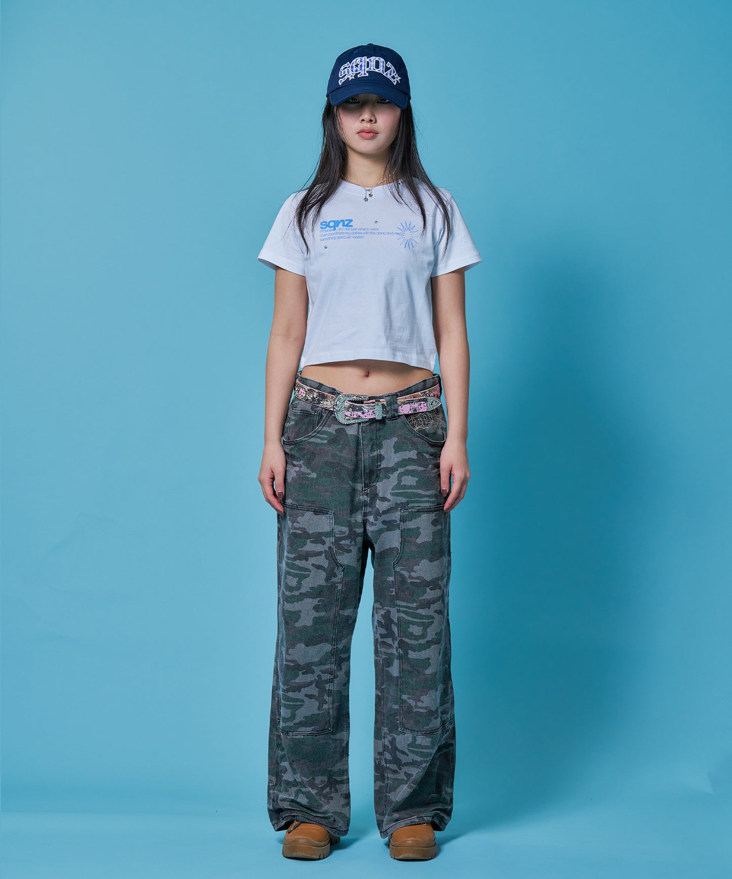 sqnz logo babe tee / 半袖 ワンポイント レディース クルーネック ピチT ちびT へそ出し ホワイト