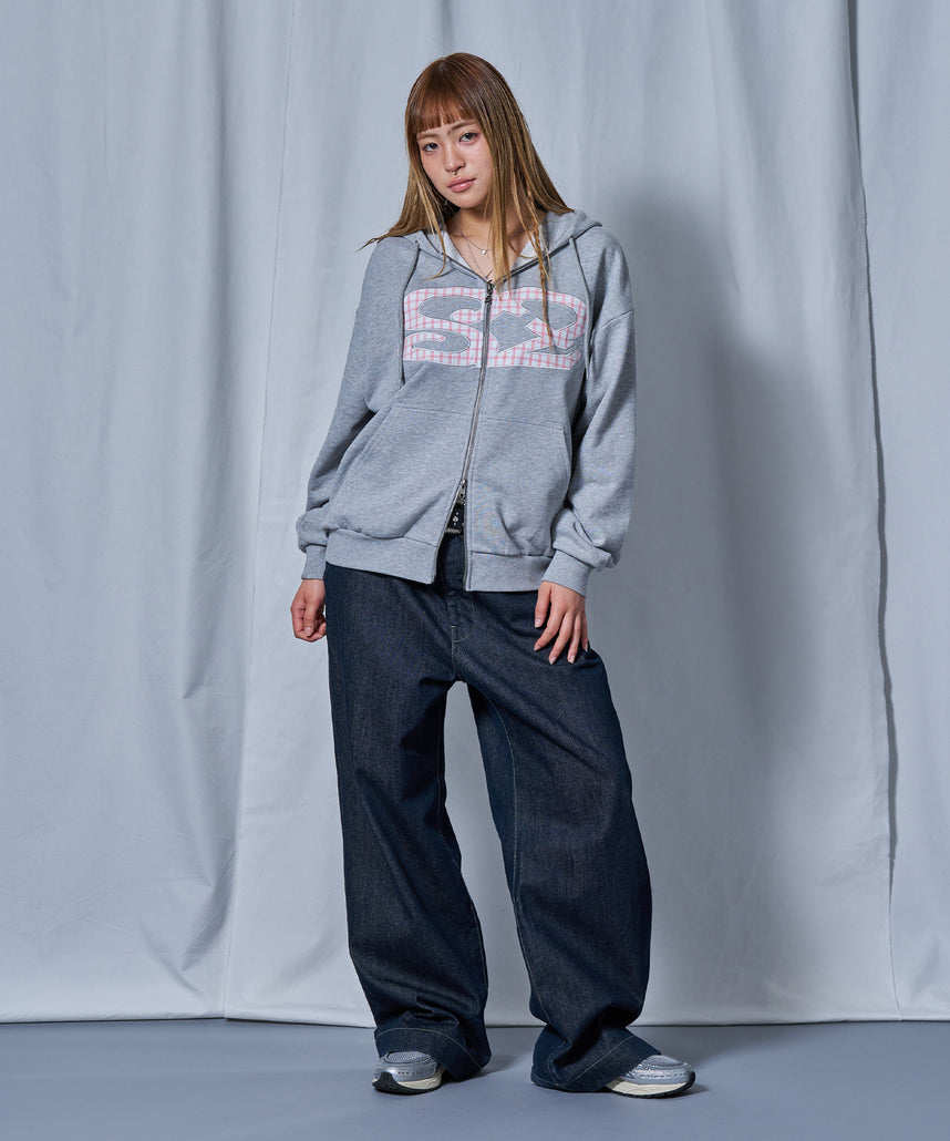 WEB限定 / アソートまたぎジップパーカー / sqnz logo applique zip p