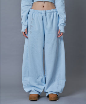 sqnz glitter sweat pants / グリッター スウェットパンツ ラインストーン ドローストリング ポケット 裏起毛 【セットアップ着用可能】 スカイブルー
