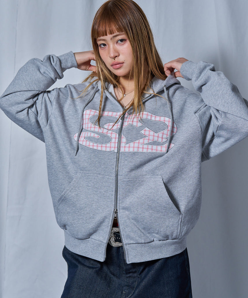 WEB限定 / アソートまたぎジップパーカー / sqnz logo applique zip p