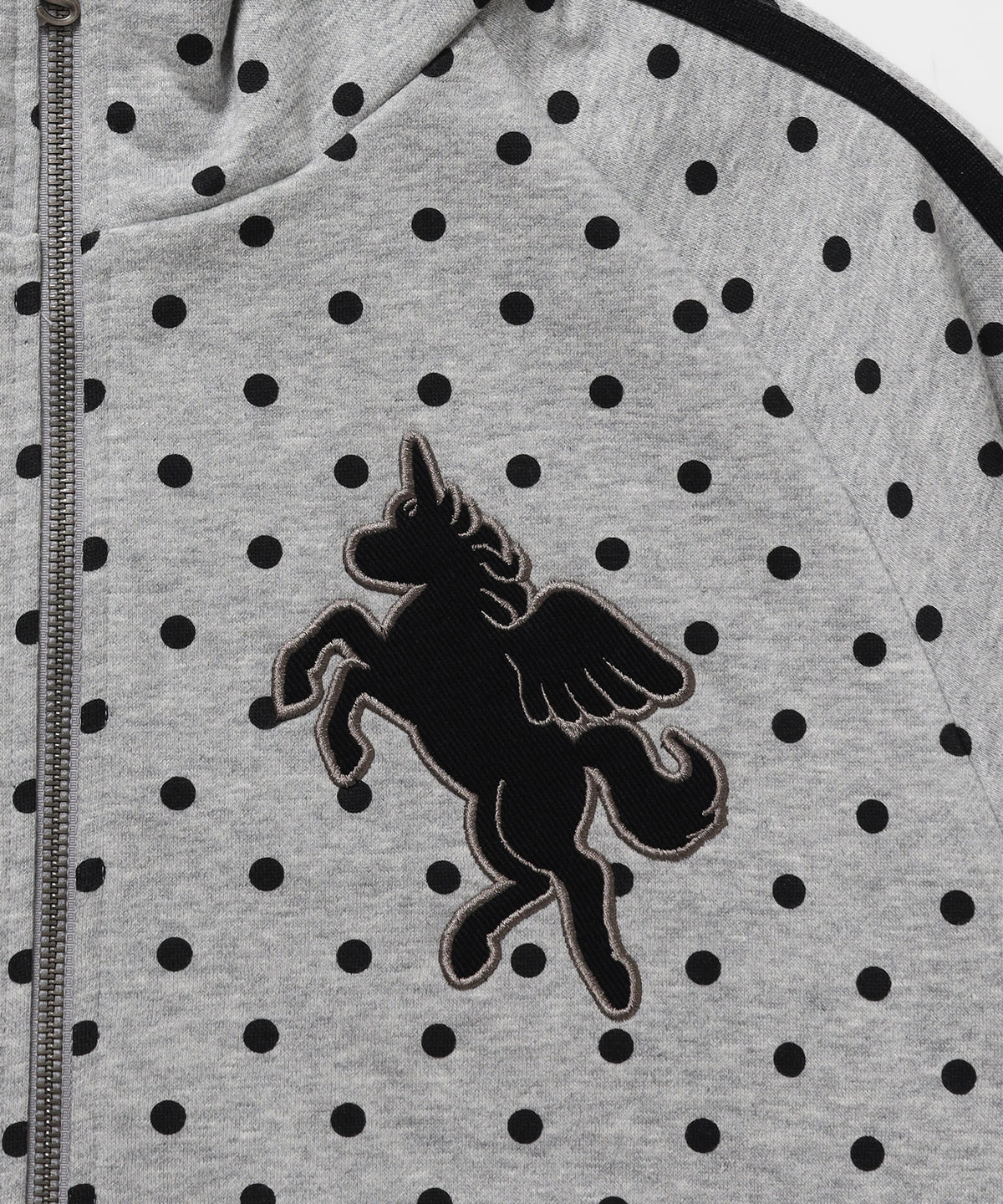 ※WEB限定 / ユニコーンワッペン刺繍トラックジャケット / sqnzU horse track jkt 柄81