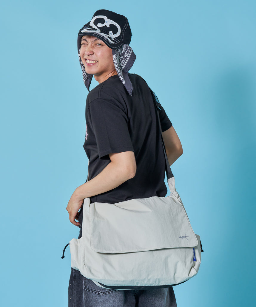 テックショルダーバッグ / TECH SHOULDER BAG グレー – NAVAL Online Store