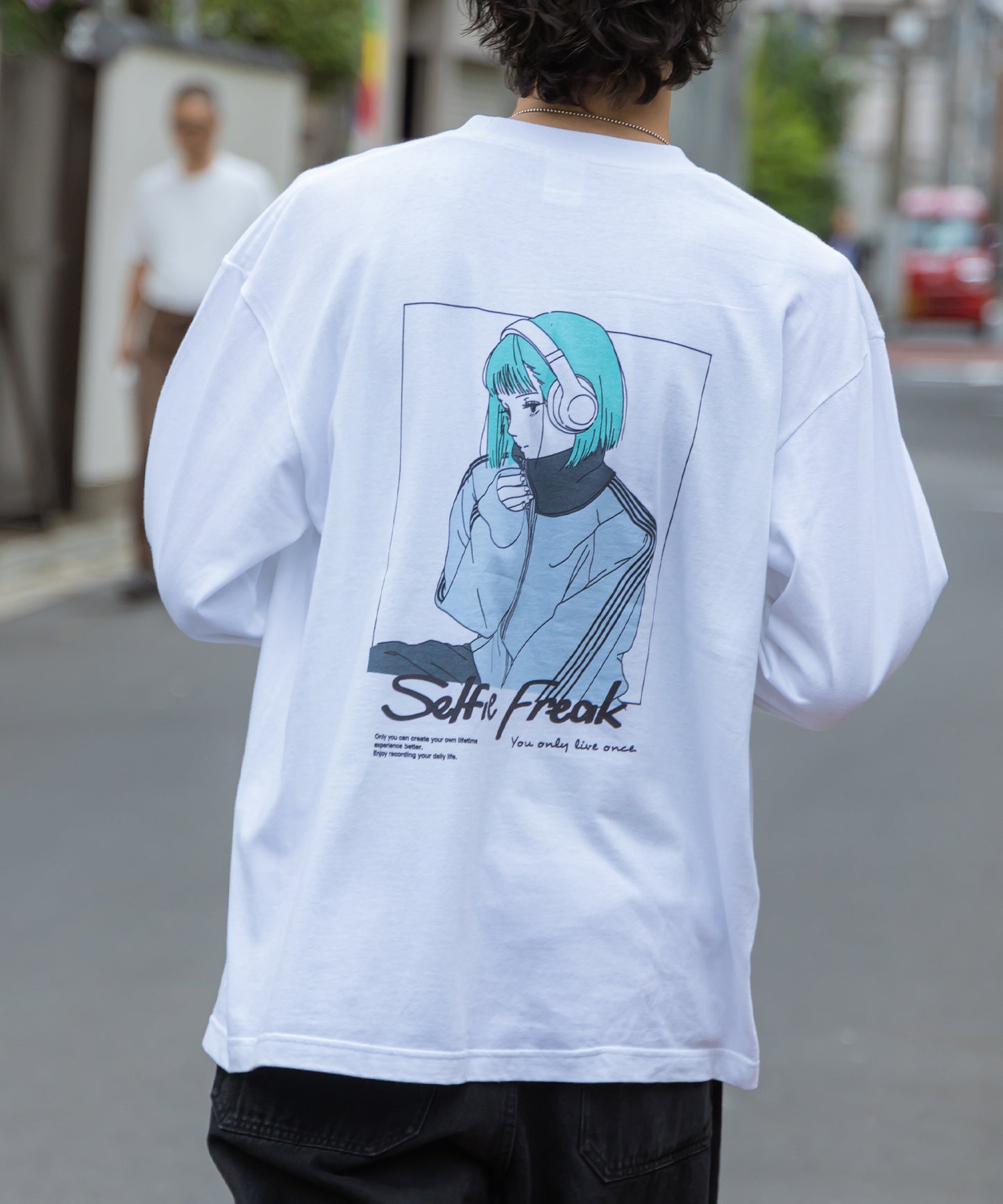 【SELFIE GIRL】イラストバックプリントビックシルエットロンT　ホワイト