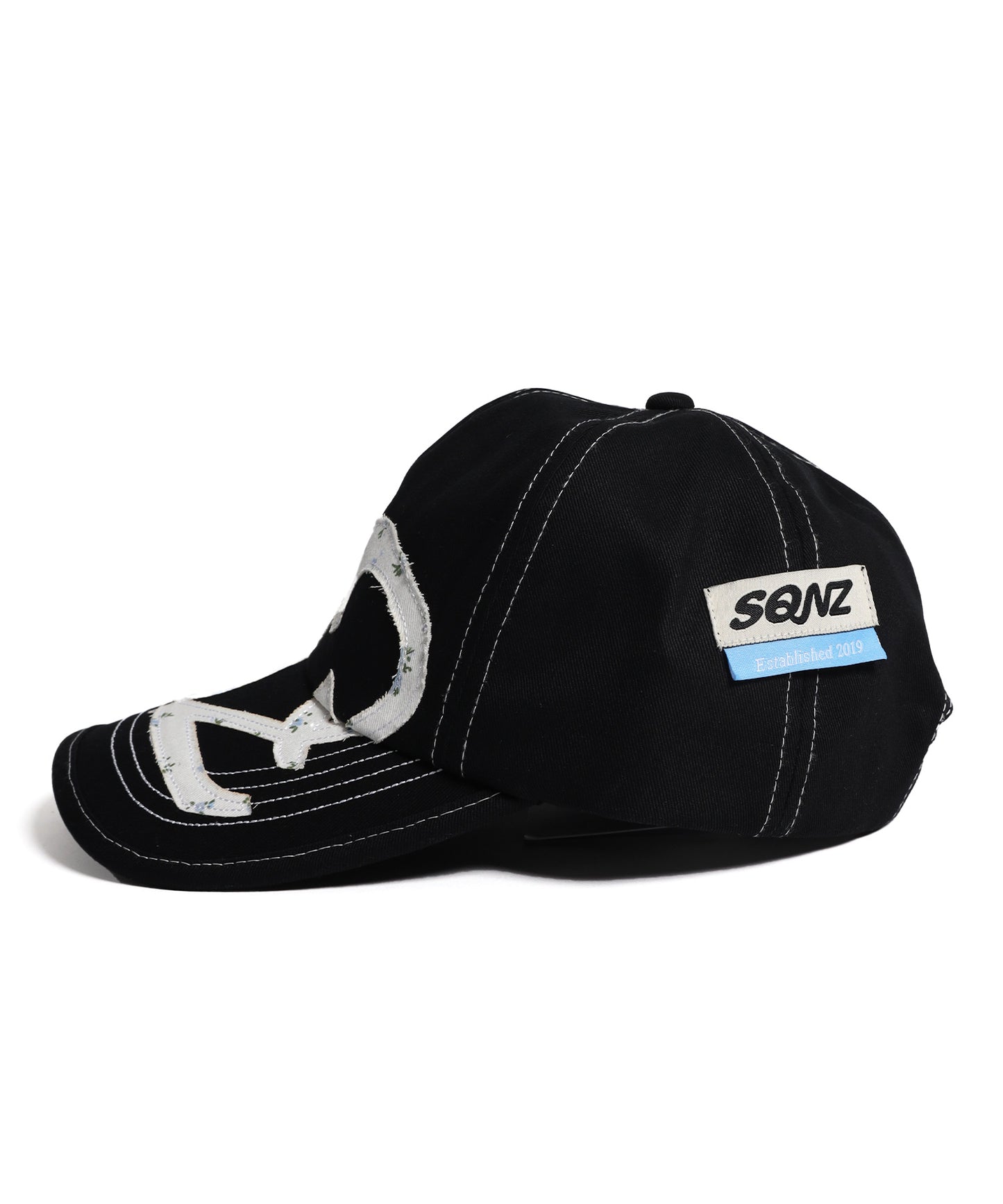 ※WEB限定 / ワッペン / またぎデザインキャップ /sqnz logo applique stitch cap ブラック