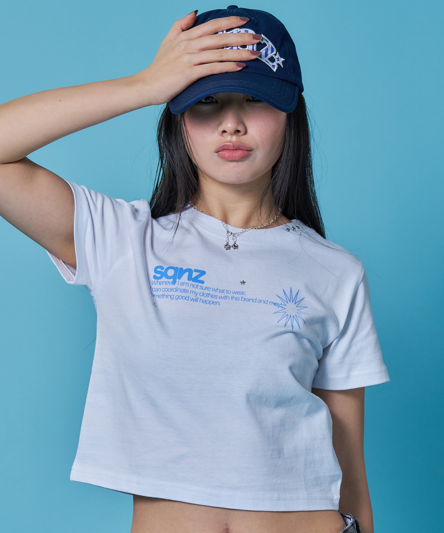 sqnz logo babe tee / 半袖 ワンポイント レディース クルーネック ピチT ちびT へそ出し ホワイト