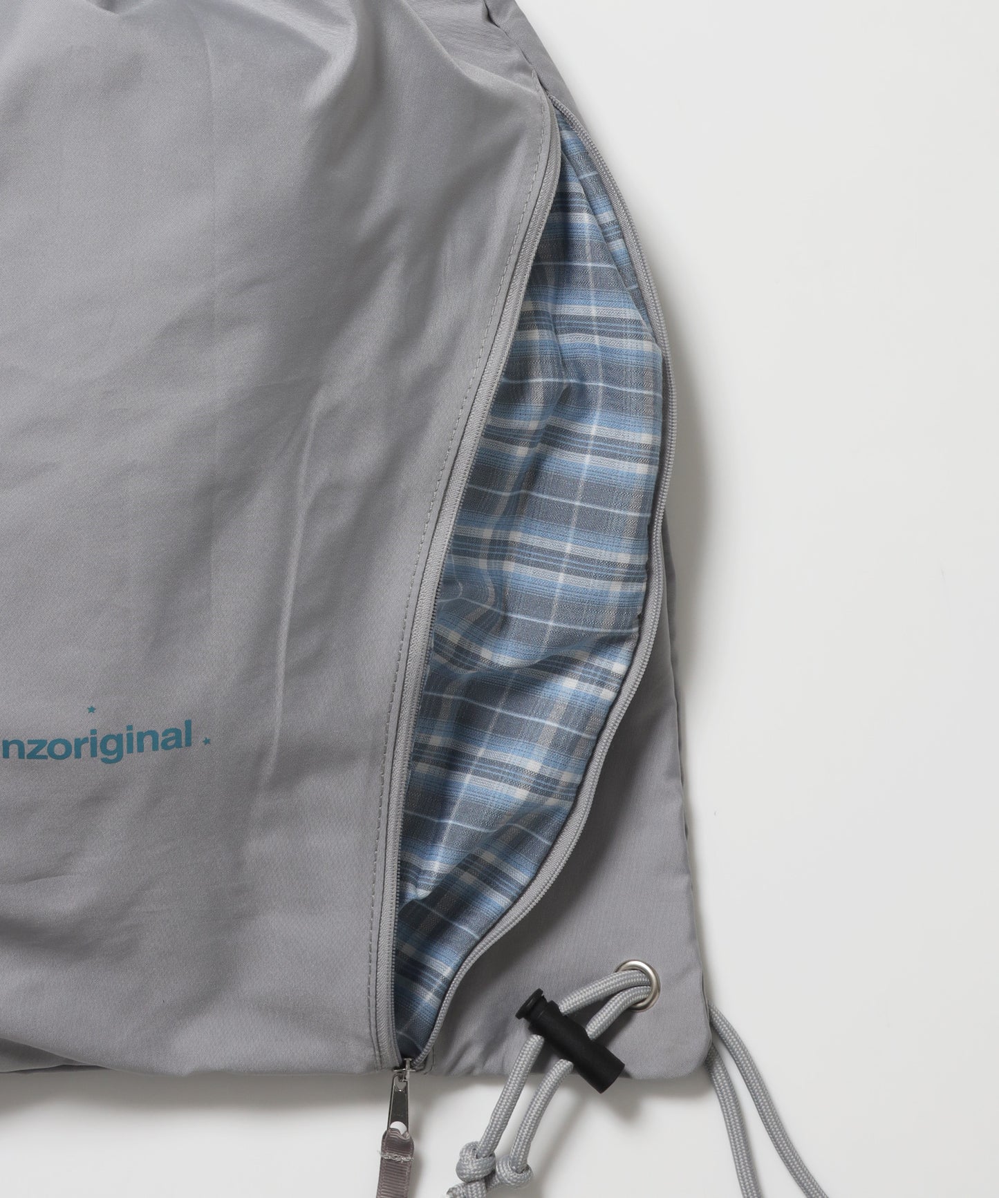 ≪予約商品≫※WEB限定 / 2WAY仕様 /チェックジップナップサック /sqnz zip knapsack ライトグレー