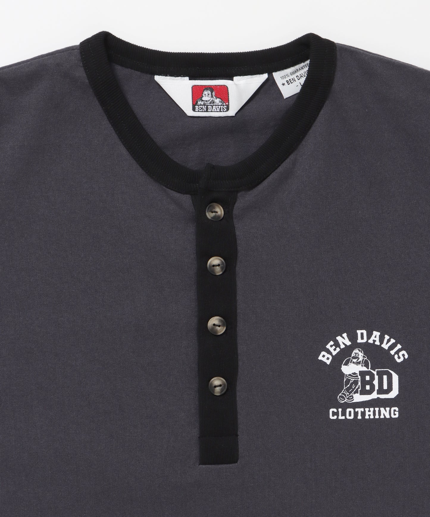 RINGER HENLEY TEE / Tシャツ 半袖 クルーネック ヘンリーネック ワンポイント クラシックフィット リンガー ワンポイント チャコール