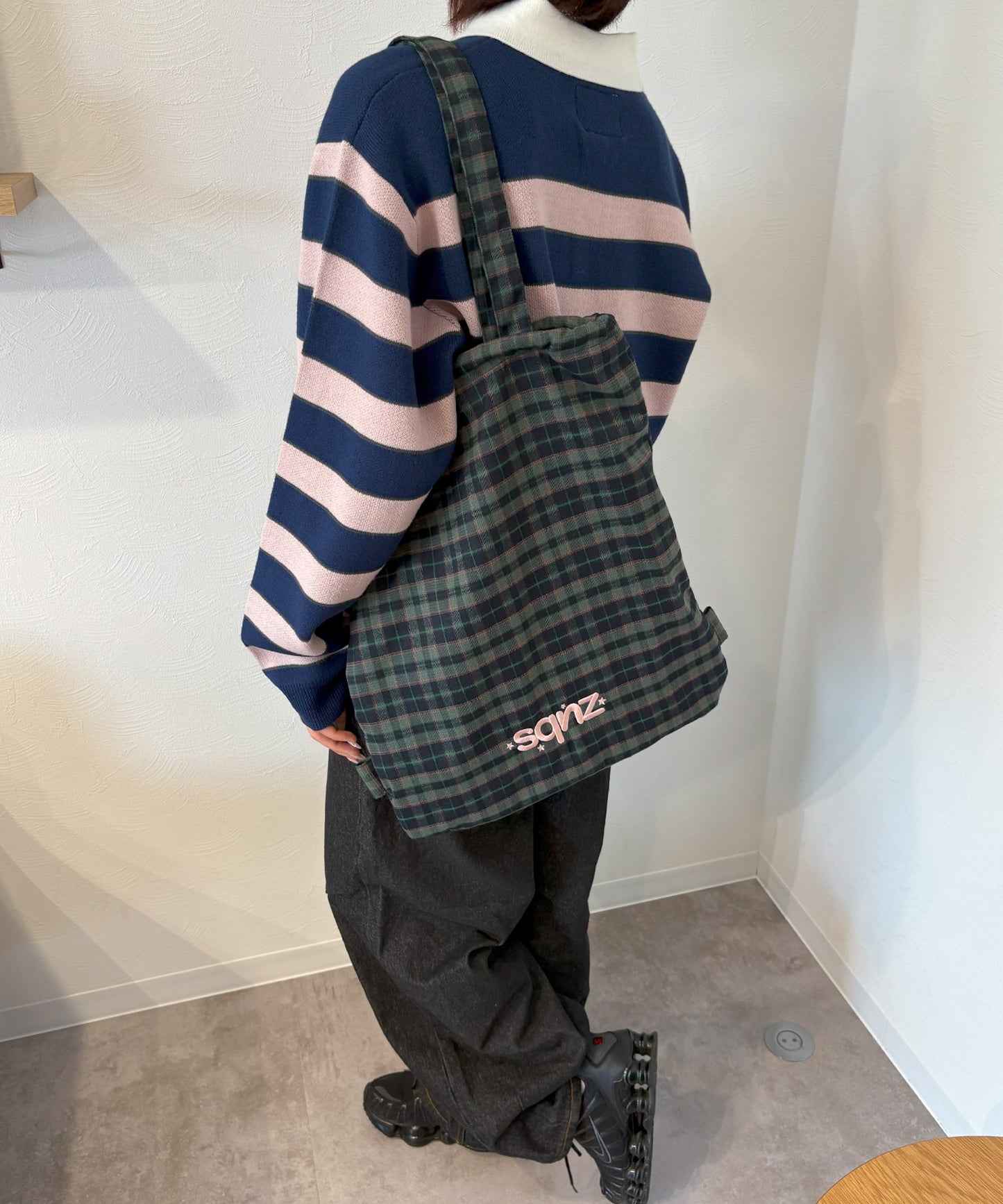 sqnz dairy 2way knapsack / ナップサック バック 2WAY ブランドロゴ チェック ストライプ ダークグリーン