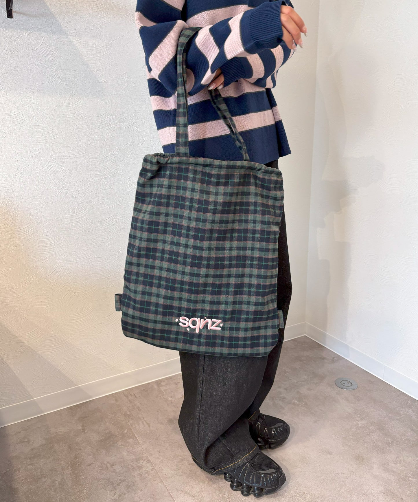 sqnz dairy 2way knapsack / ナップサック バック 2WAY ブランドロゴ チェック ストライプ ダークグリーン