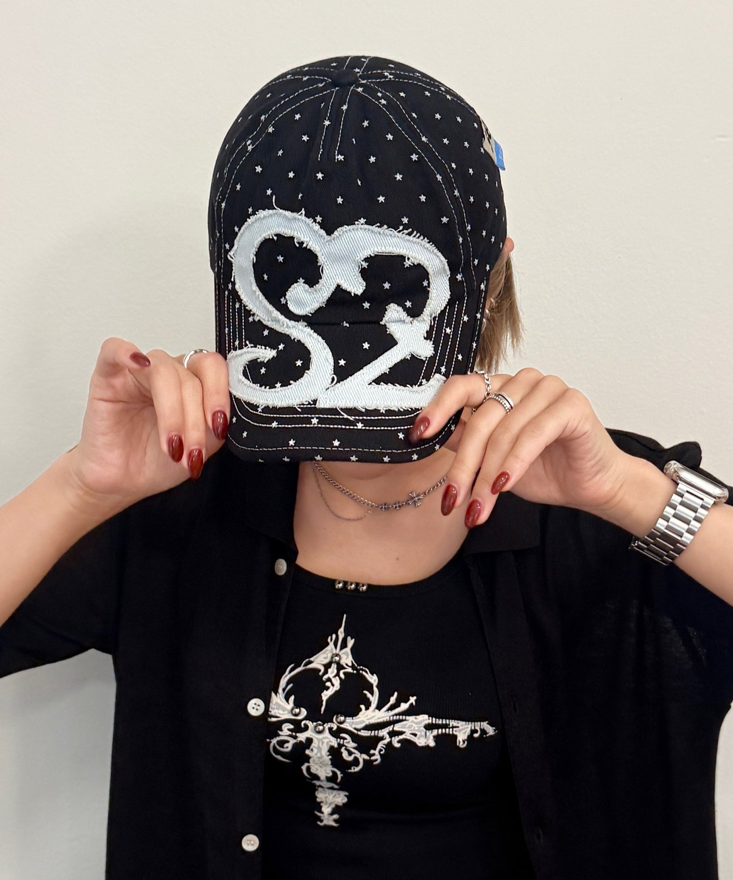 ※WEB限定 / ワッペン / またぎデザインキャップ /sqnz logo applique stitch cap 柄81