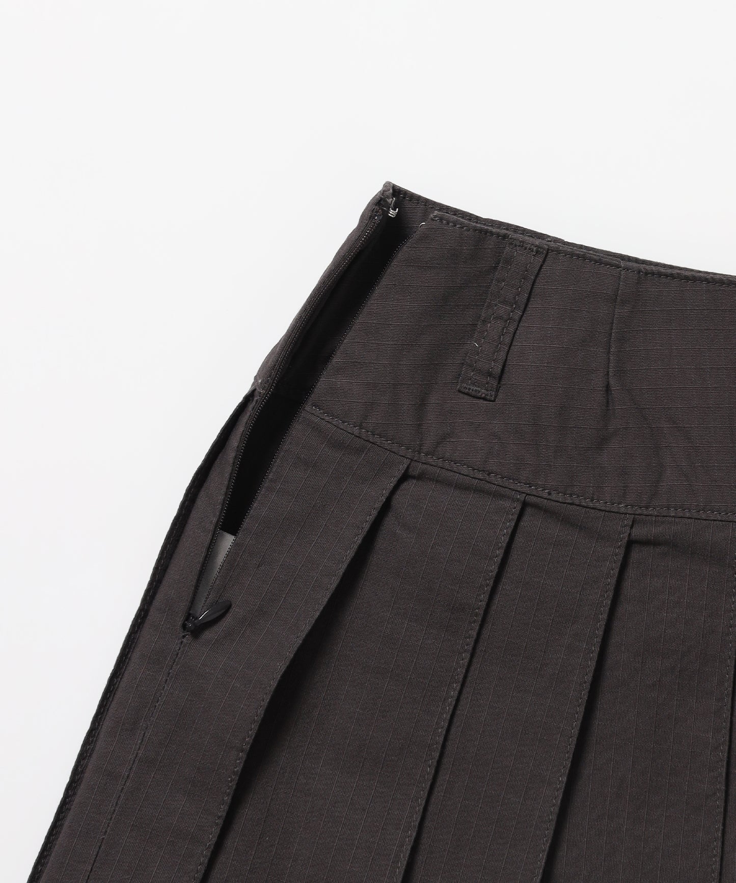 ※WEB限定 / レディースアイレットプリーツミニスカート / sqnz eyelet pleats skirt ブラウン