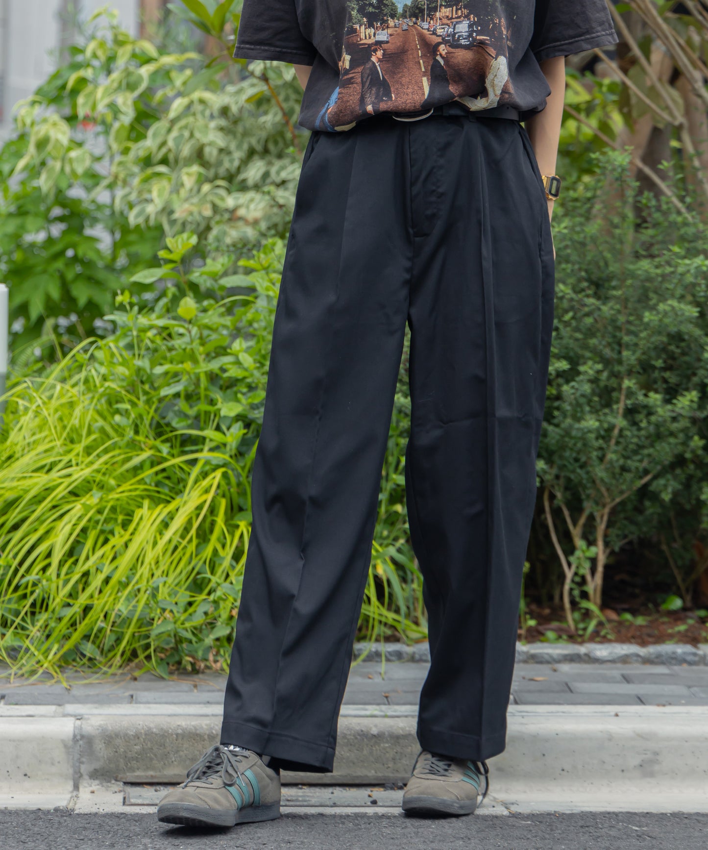 【FFEIN(フェイン)】TR SIDE GATHER ANKLE PANTS / TR サイドギャザー アンクルスラックス チャコール
