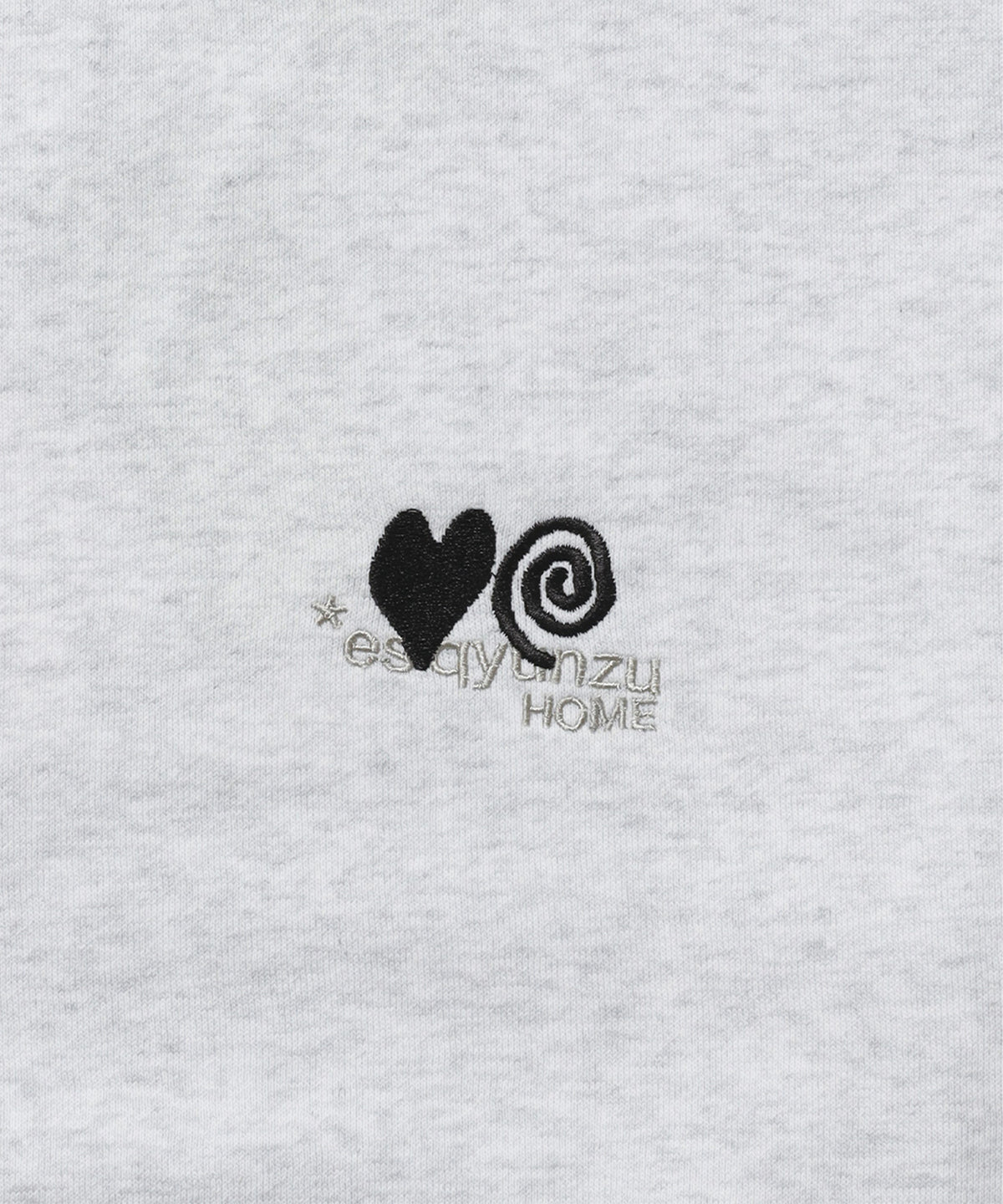 ※WEB限定  サークルハート刺繍裏起毛スウェット / sqnzU basic logo c/n アッシュグレー