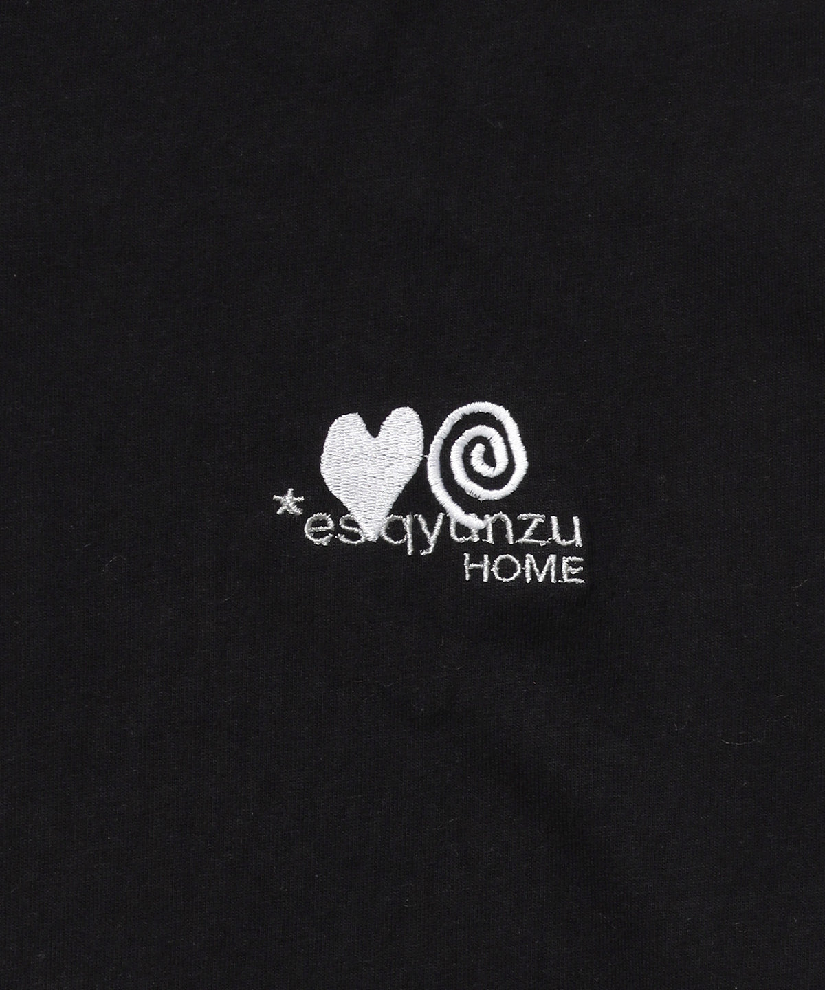 ※WEB限定 / サークルハート刺繍ロンT/sqnzU basic logo l/s tee ブラック