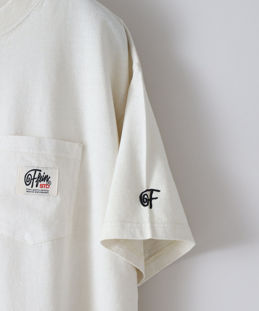 ヴィンテージライクロゴ刺繍ポケットTシャツ / オフホワイト