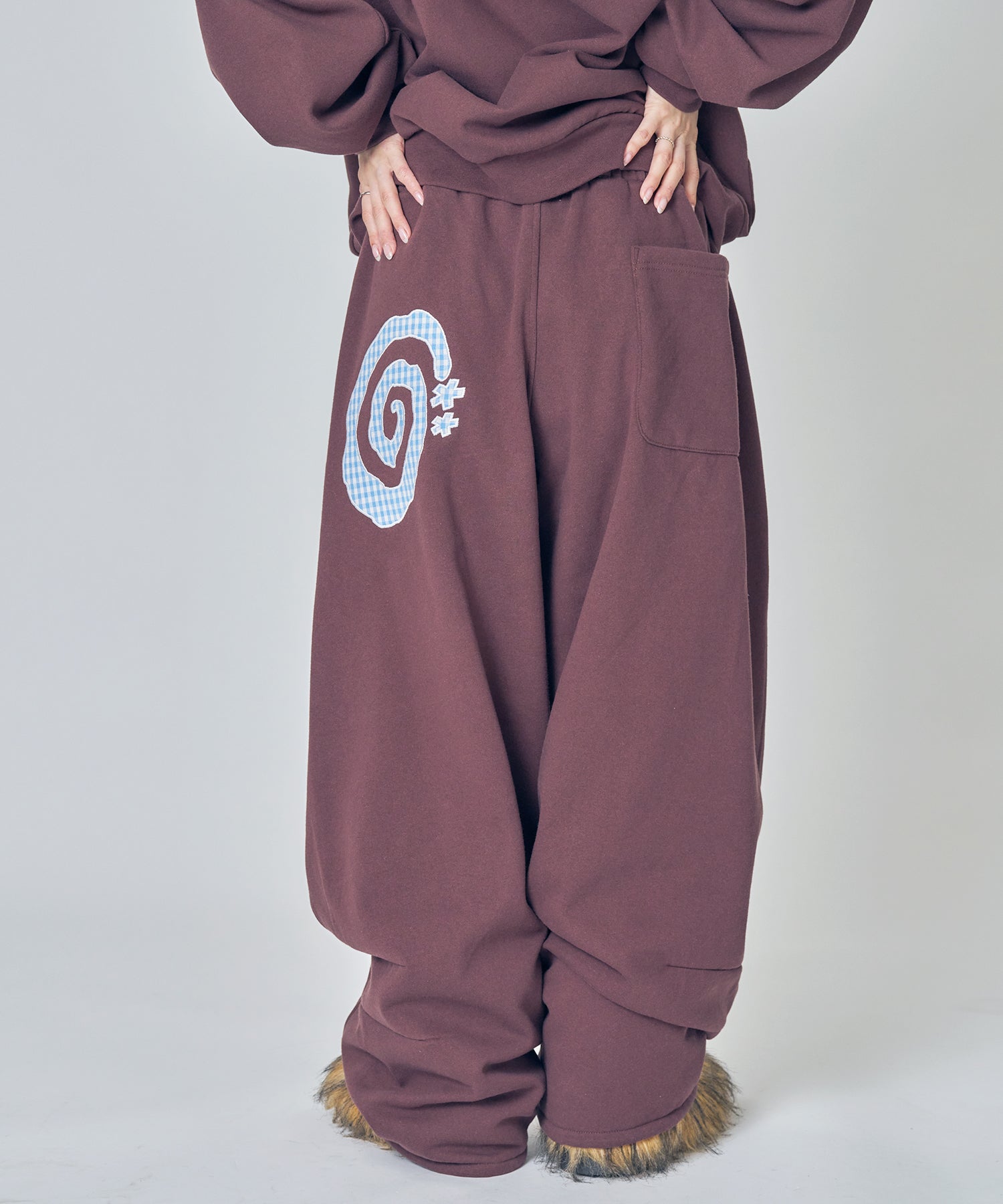 モデル：H157 Size:M　ブラウン