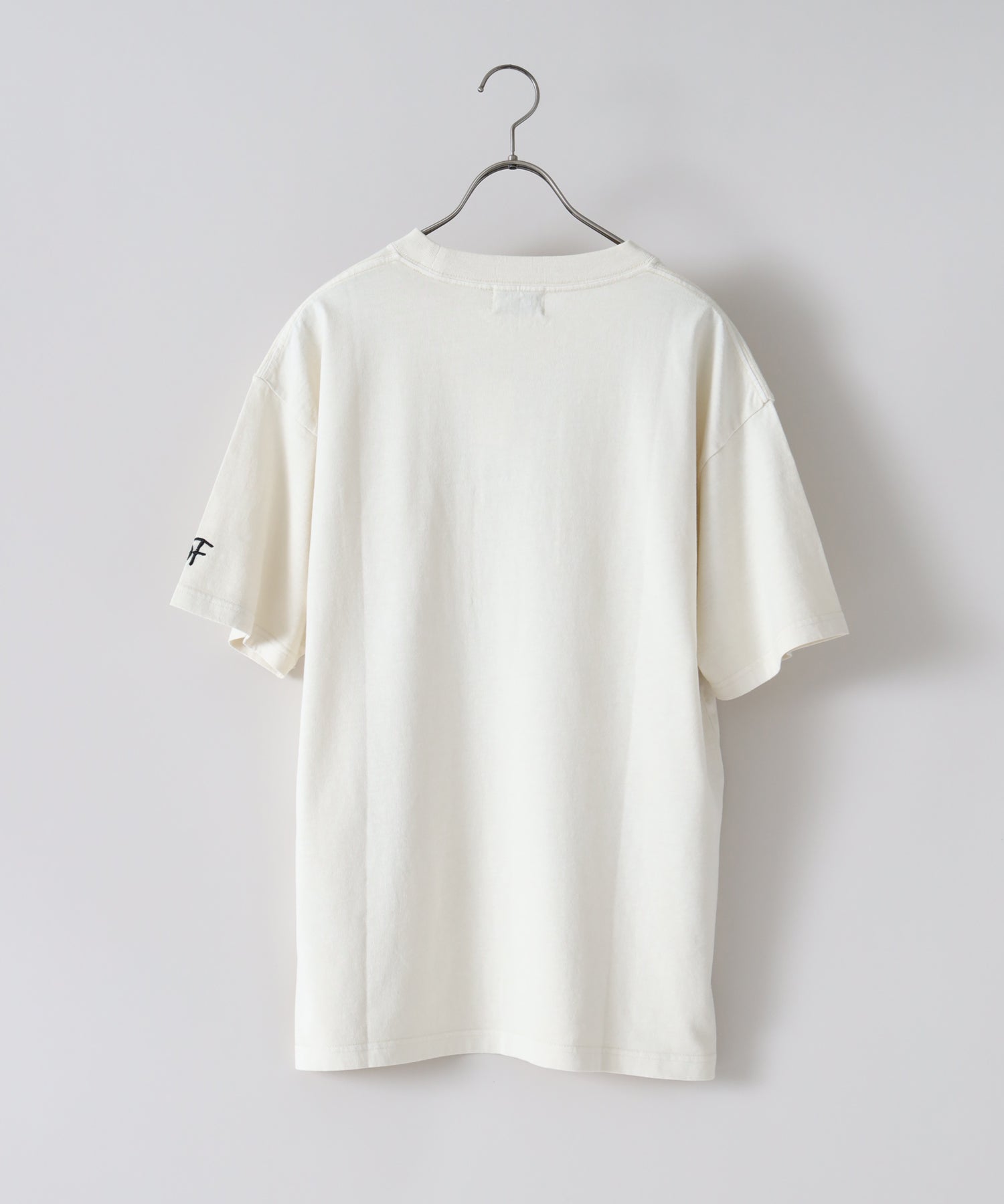 【FFEIN】ヴィンテージライクロゴ刺繍ポケットTシャツ / オフホワイト