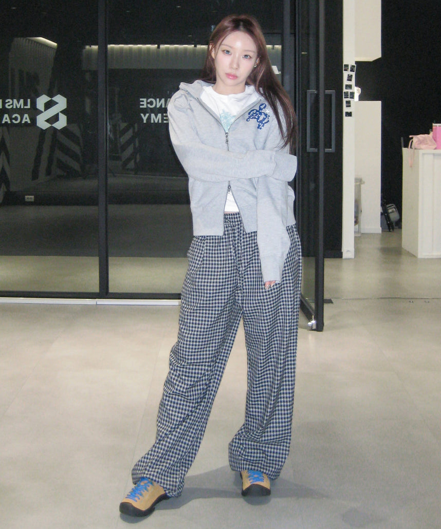 ※WEB限定 / ロゴ裏毛ジップパーカー / sqnz logo pt zip p/k グレー