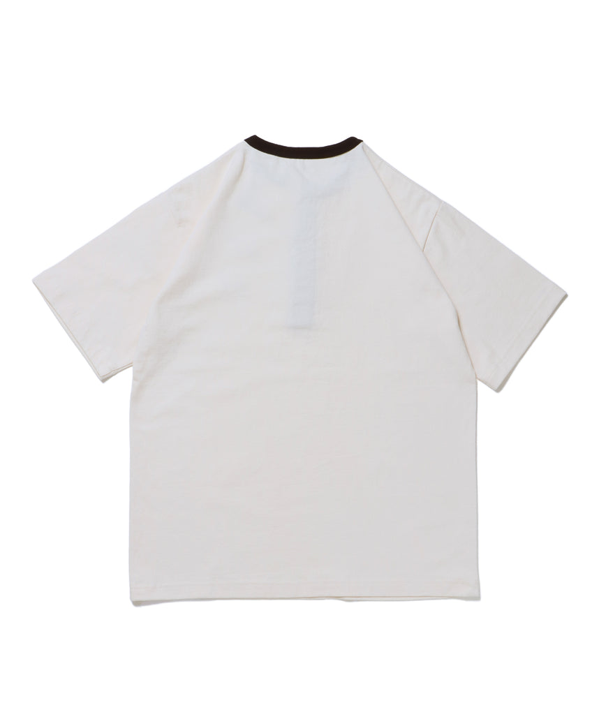 RINGER HENLEY TEE / Tシャツ 半袖 クルーネック ヘンリーネック ワンポイント クラシックフィット リンガー ワンポイント ホワイト